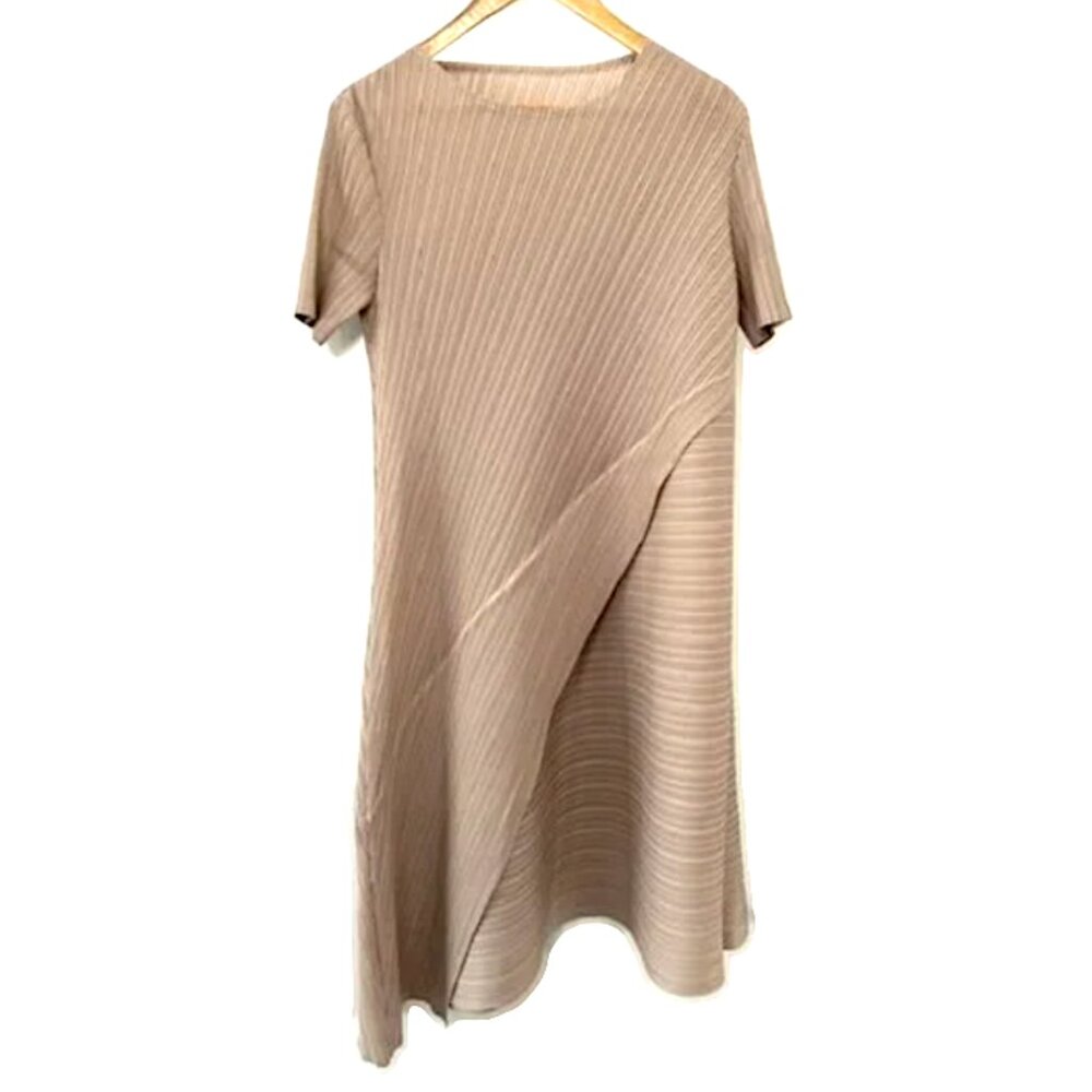 NWOT - Short Sleeve Assymetrical Midi Summer Dress